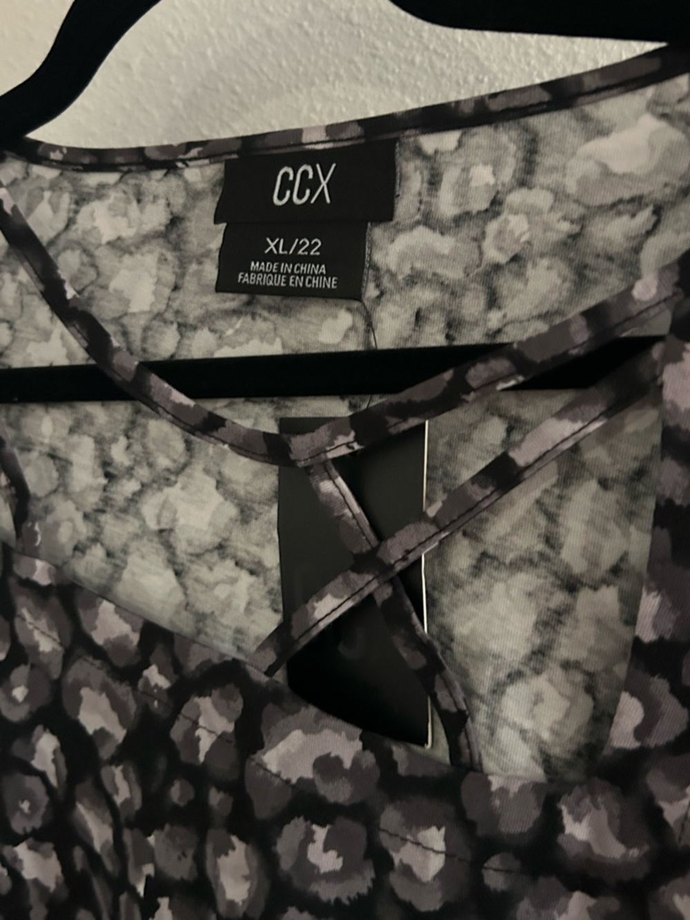 CCX Black and Gray Short Sleeve Leopard Print Tee - Picture 2 of 3
